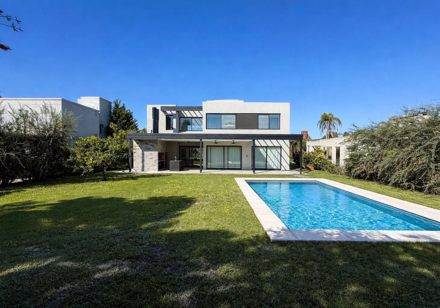 Casa en venta de 3 dormitorios con pileta en Cadaques Barrio Cerrado, Funes 3