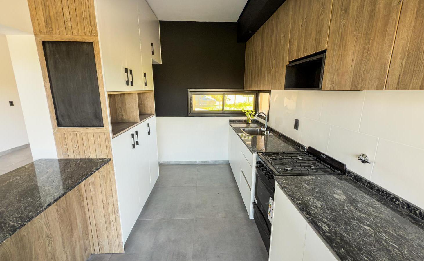 Foto de Casa en venta de 2 dormitorios a estrenar con pileta barrio Las Tardes, imagen 3