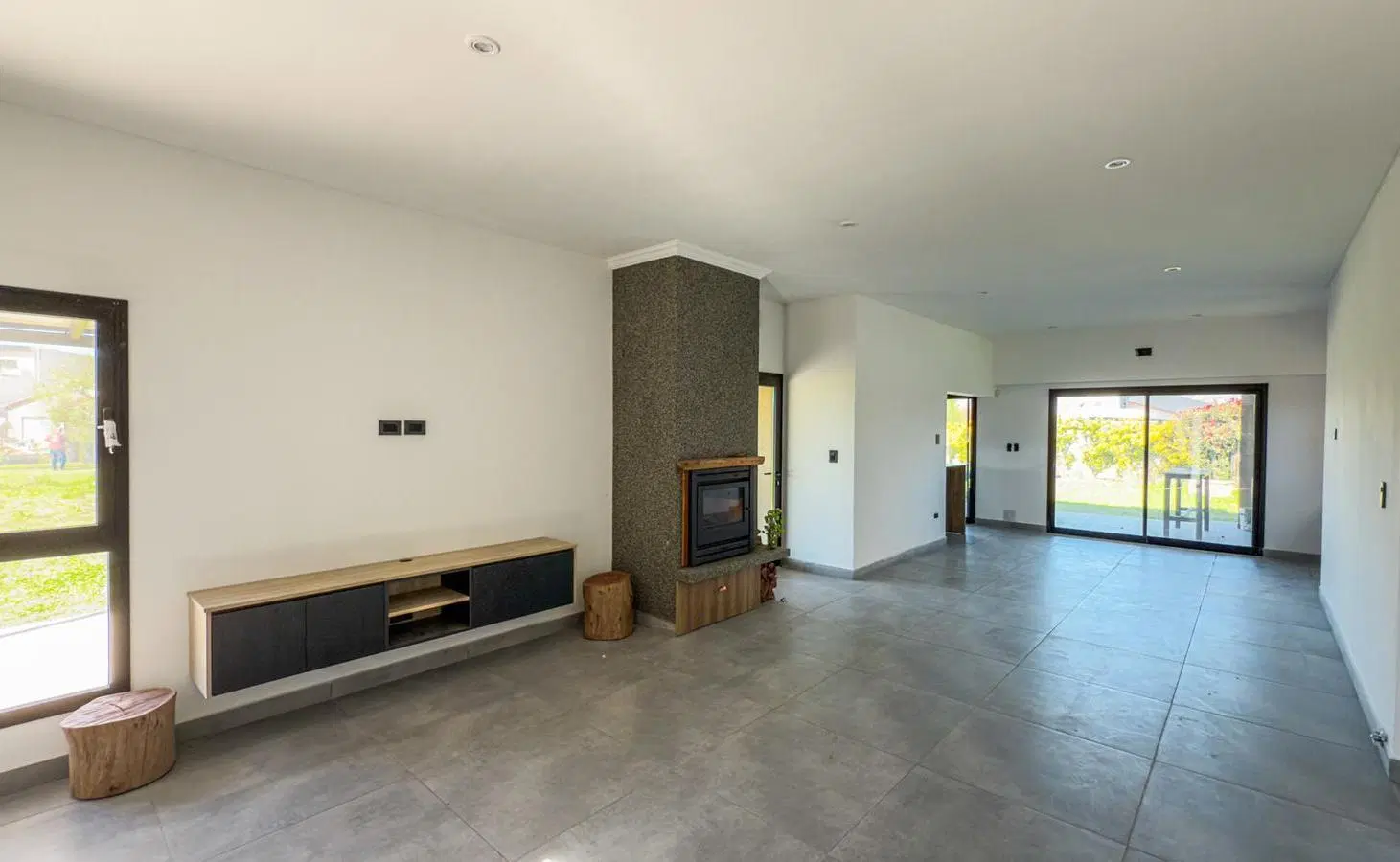 Casa en venta de 2 dormitorios a estrenar con pileta barrio Las Tardes, Roldán 1