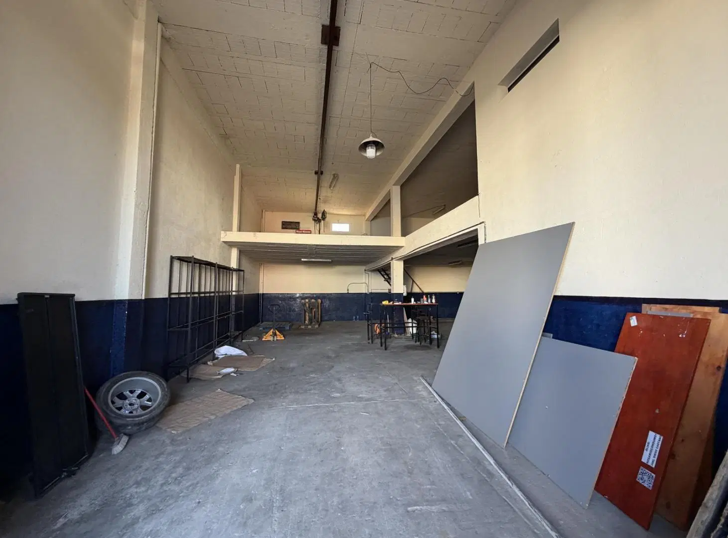 Local comercial en venta y alquiler en esquina Av. 27 de Febrero y Vera Mujica, Rosario 2
