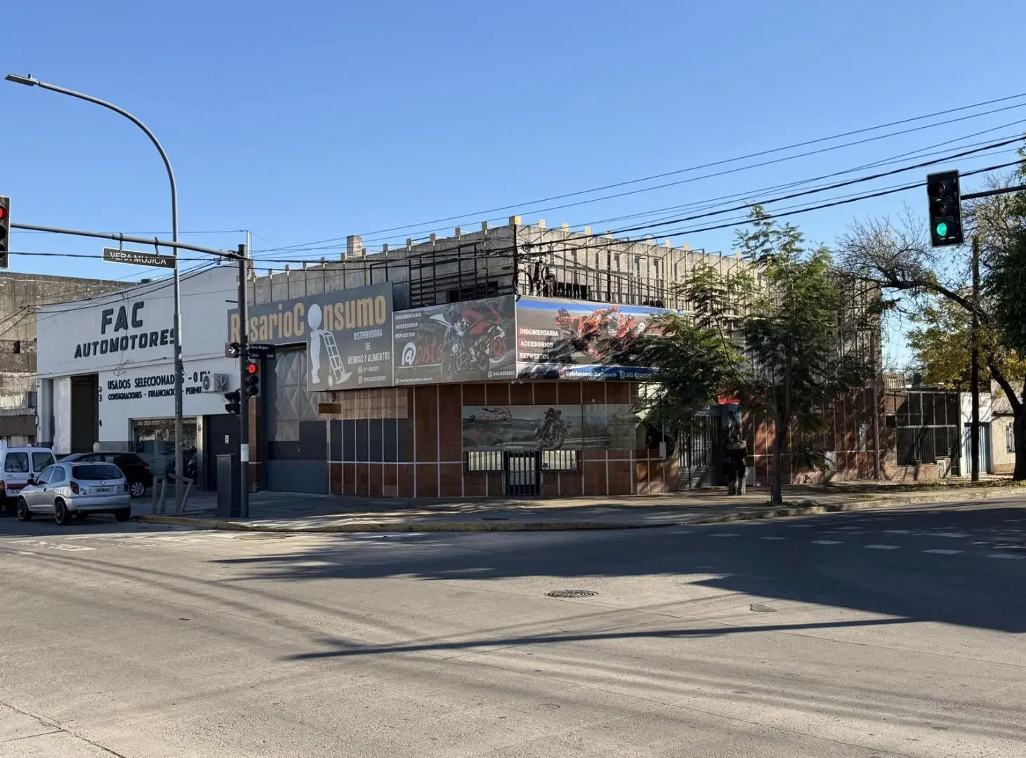 Local comercial en venta y alquiler en esquina Av. 27 de Febrero y Vera Mujica, Rosario 5