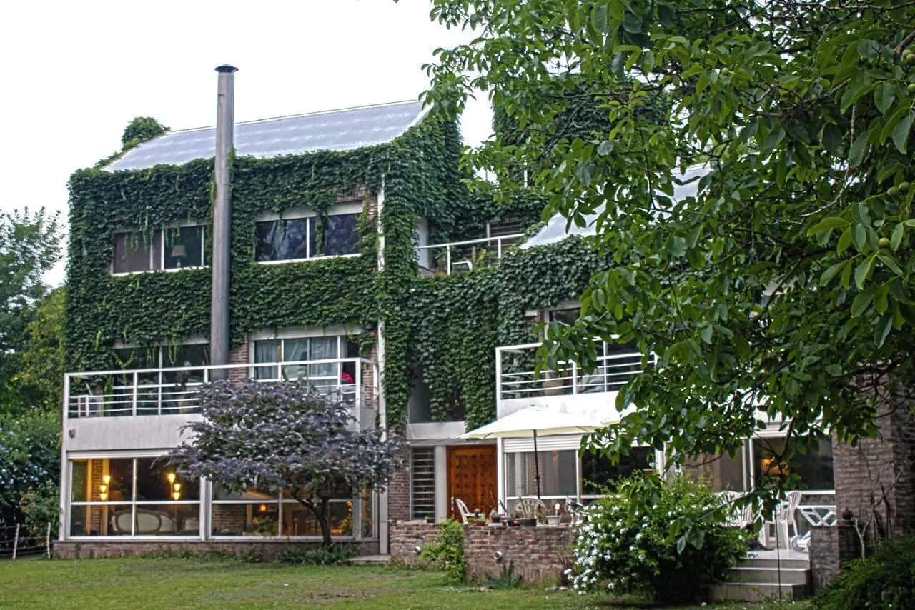 Casa en venta de 4 dormitorios por ruta 9 en Funes 5