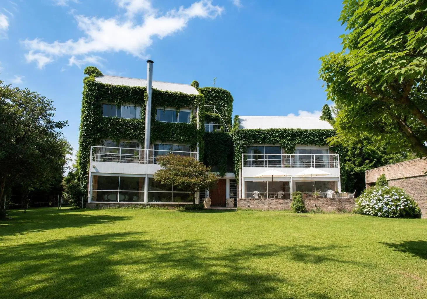Casa en venta de 4 dormitorios por ruta 9 en Funes 3