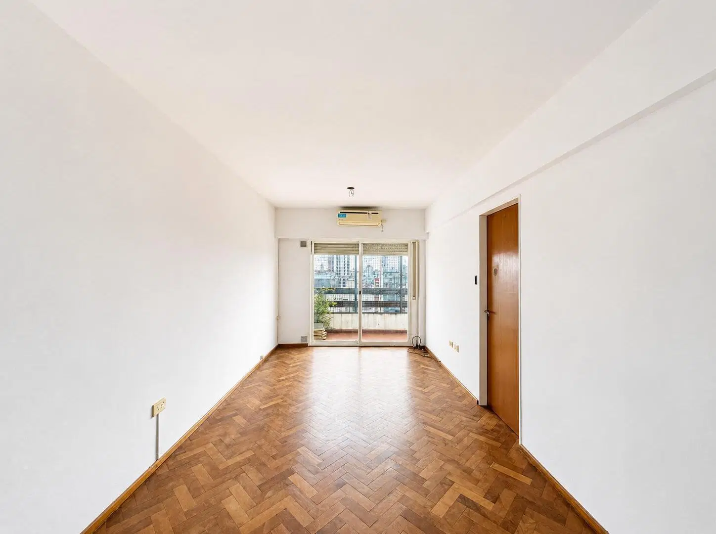 Departamento en venta de 2 dormitorios para reciclar en Rosario 2