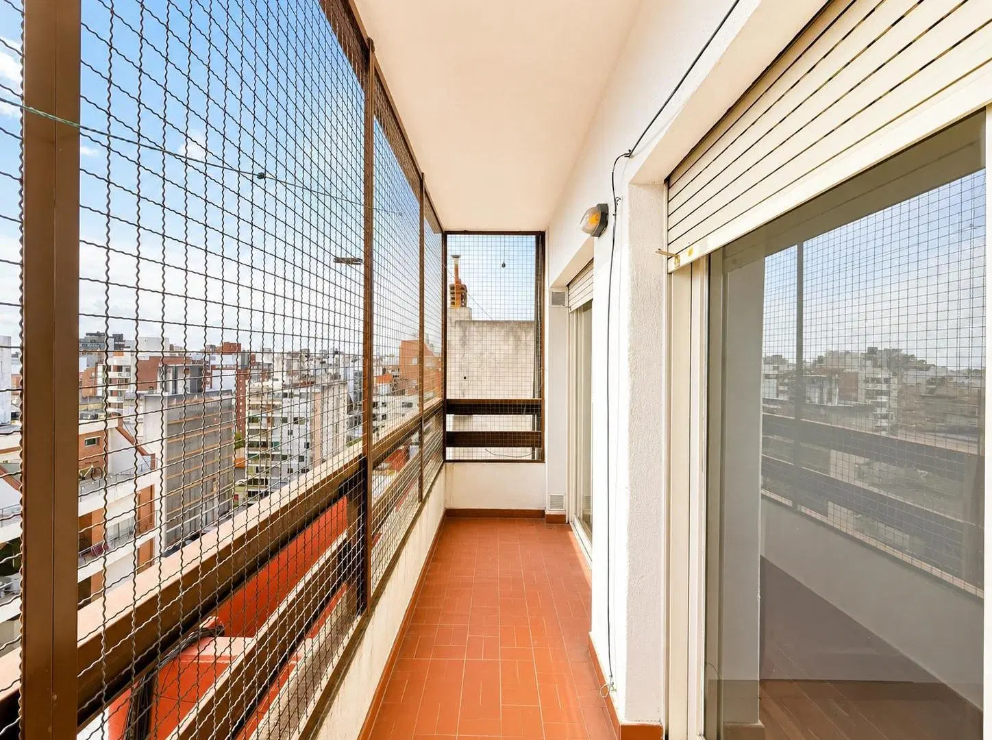 Departamento en venta de 2 dormitorios para reciclar en Rosario 3