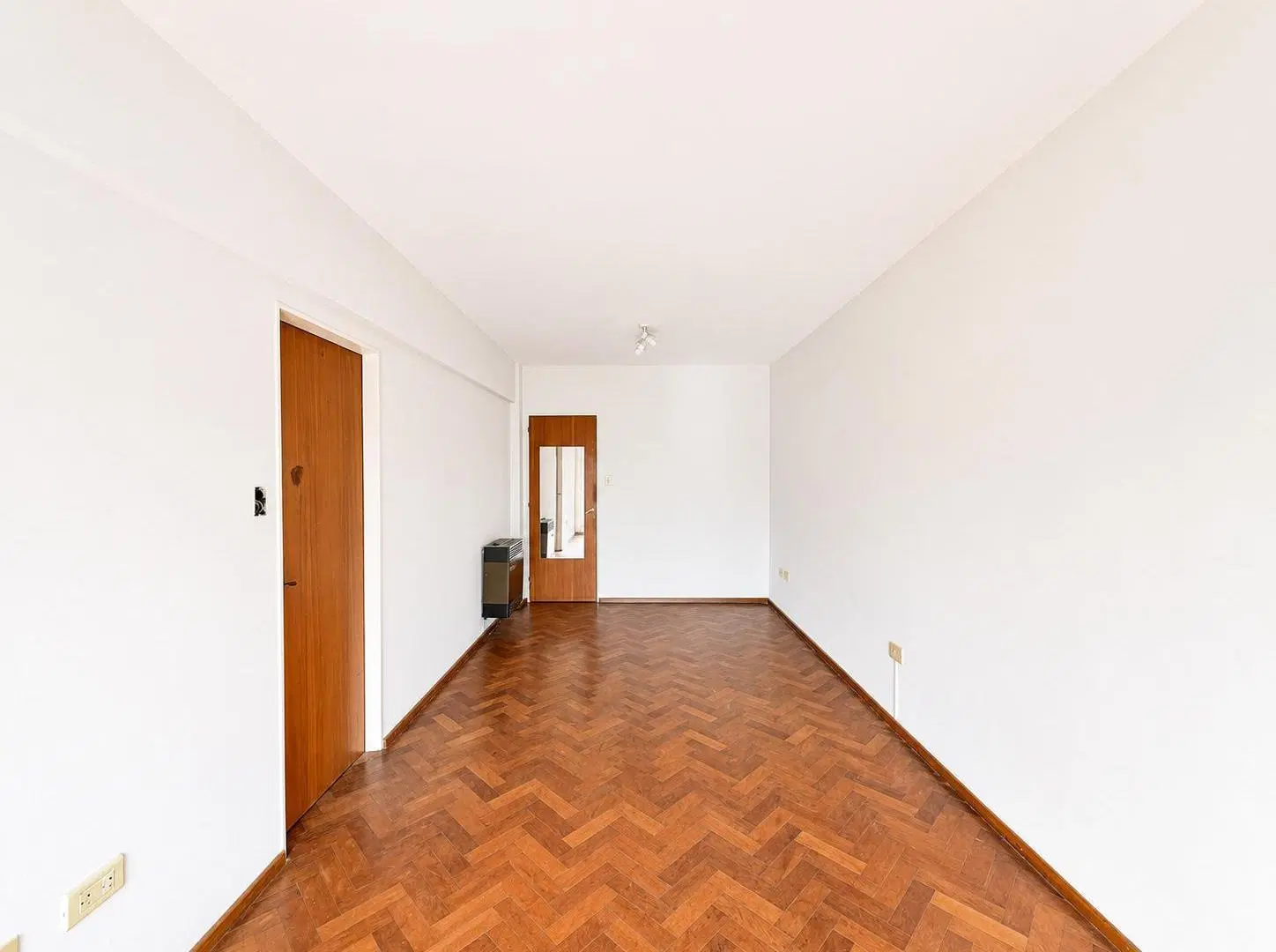 Departamento en venta de 2 dormitorios para reciclar en Rosario 4