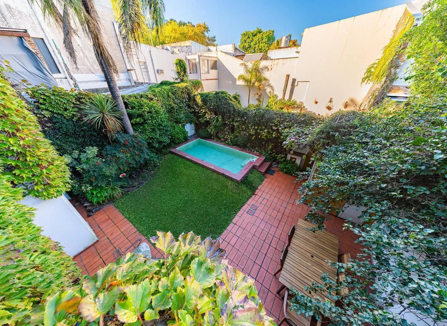 Casa en venta de 4 dormitorios con parrilla y pileta en Rosario 2