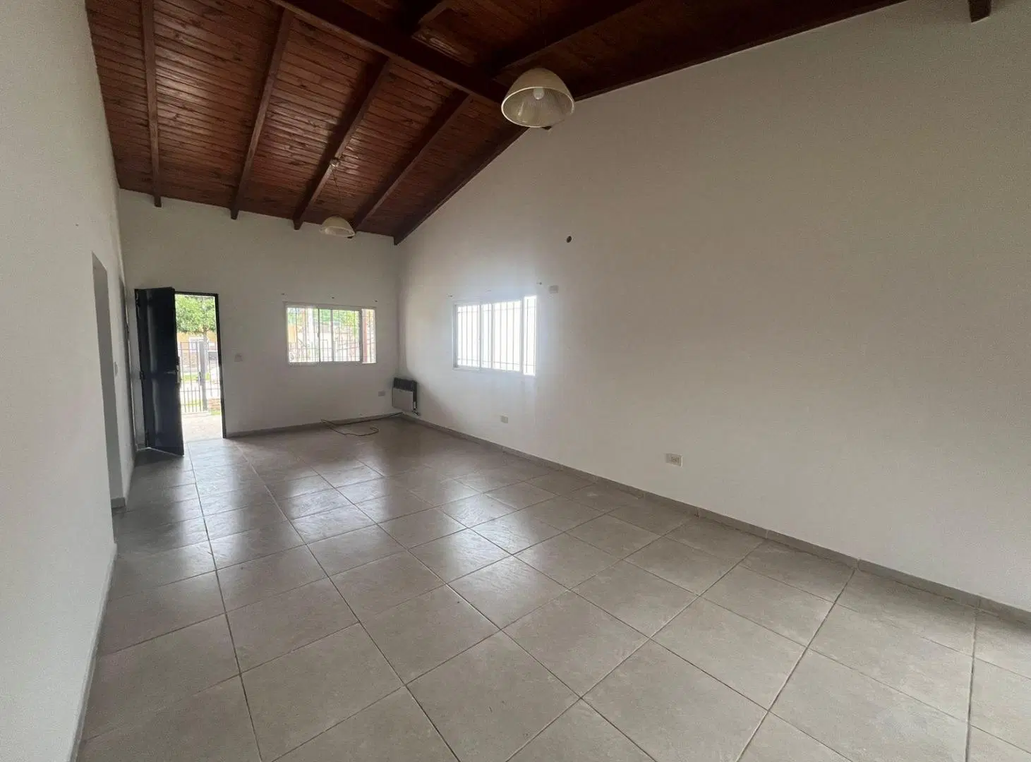 Casa en alquiler permanente Roldan 1
