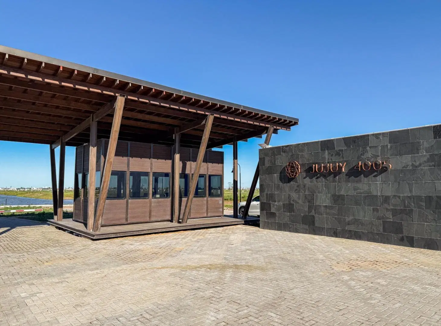 Casa en venta en construcción de 3 Dormitorios en Funes Lakes 2