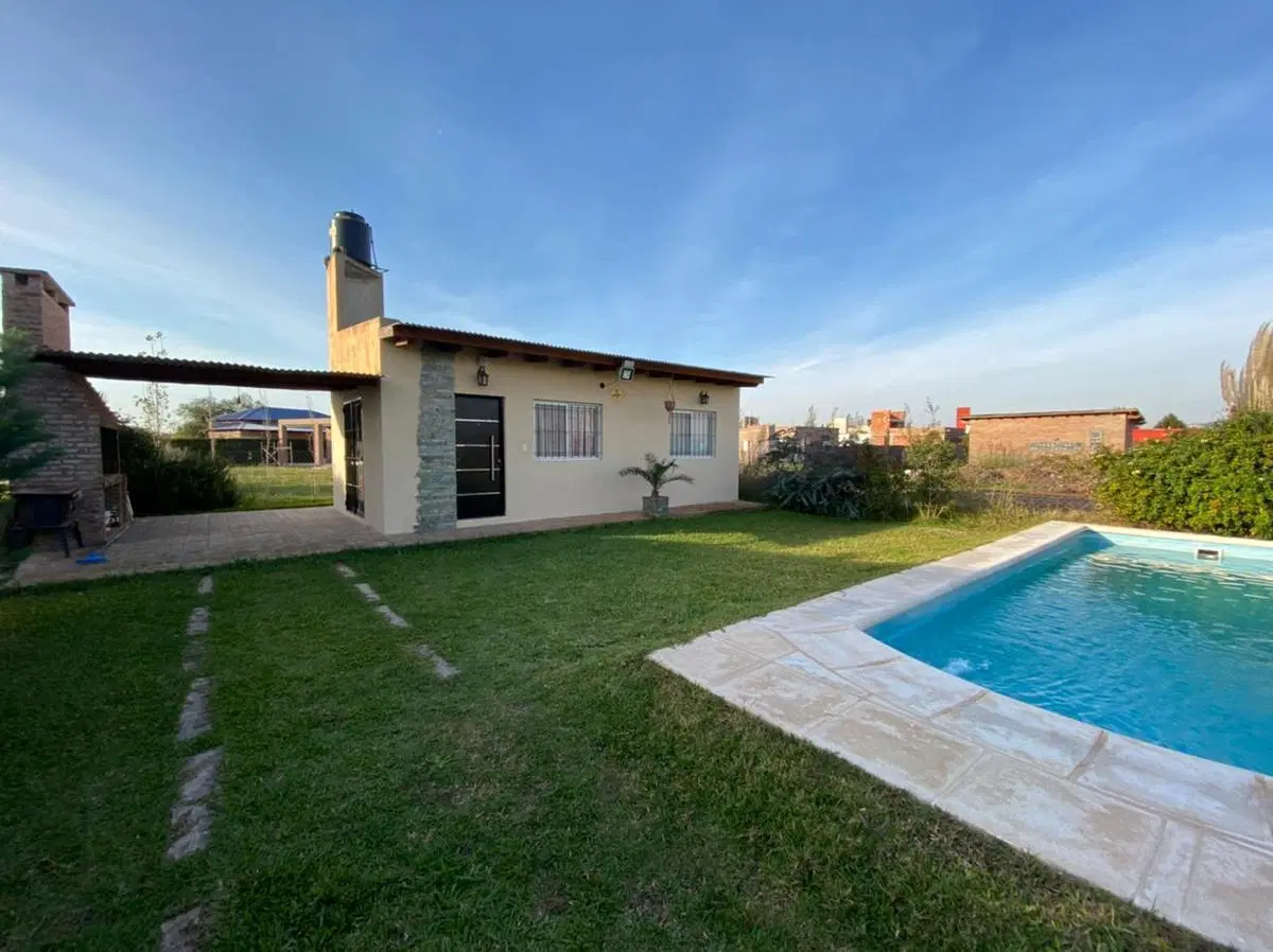 Casa en alquiler en Roldan 4