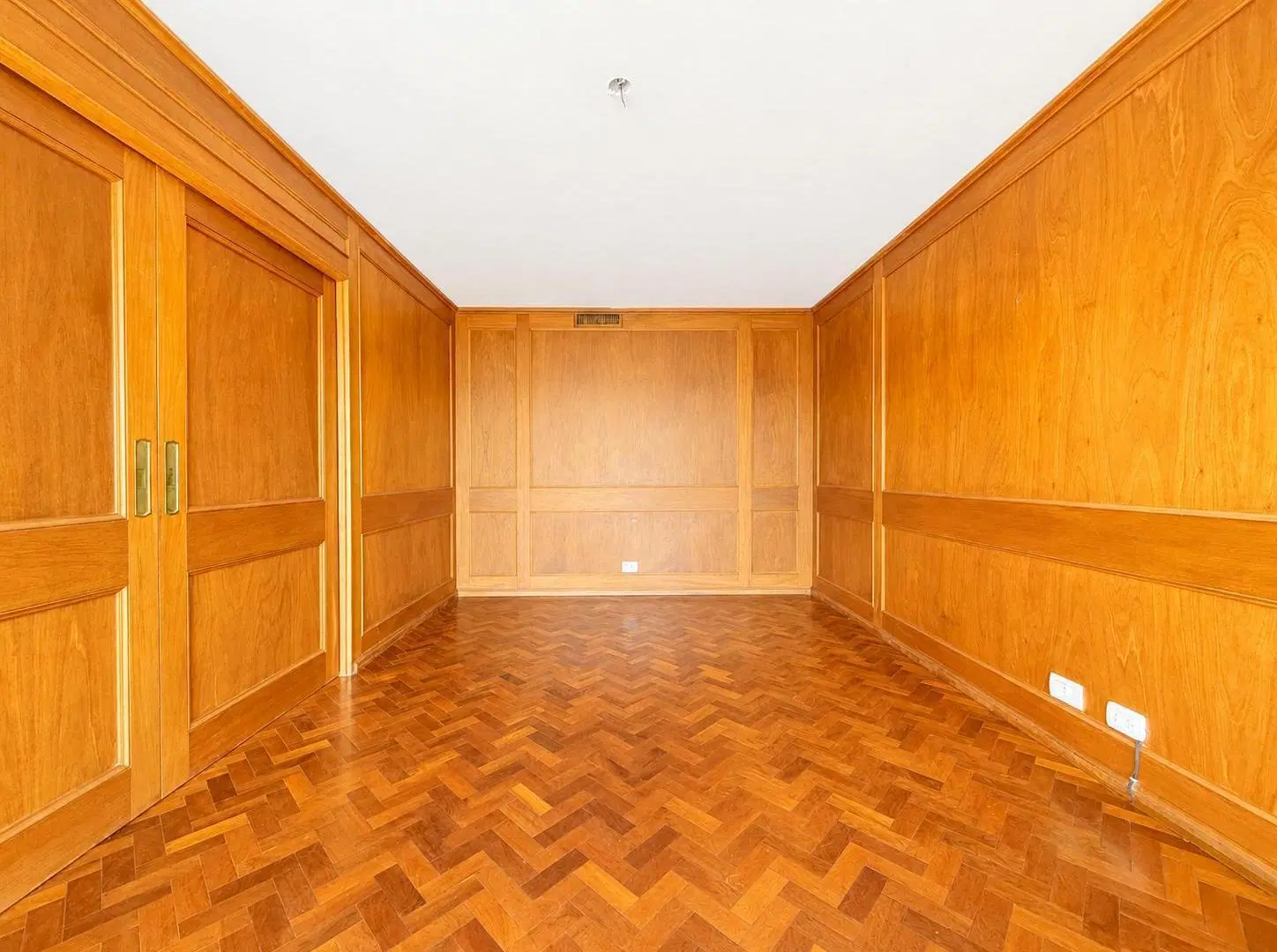 VENTA EXCLUSIVO DEPARTAMENTO DE 3 DORMITORIOS CON COCHERA Y BAULERA EN BARRIO MARTIN 5