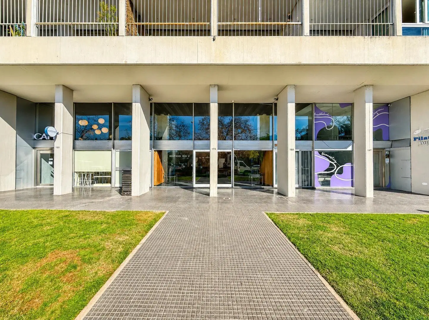 VENTA EXCLUSIVO DEPARTAMENTO DE 3 DORMITORIOS CON COCHERA Y BAULERA EN BARRIO MARTIN 4