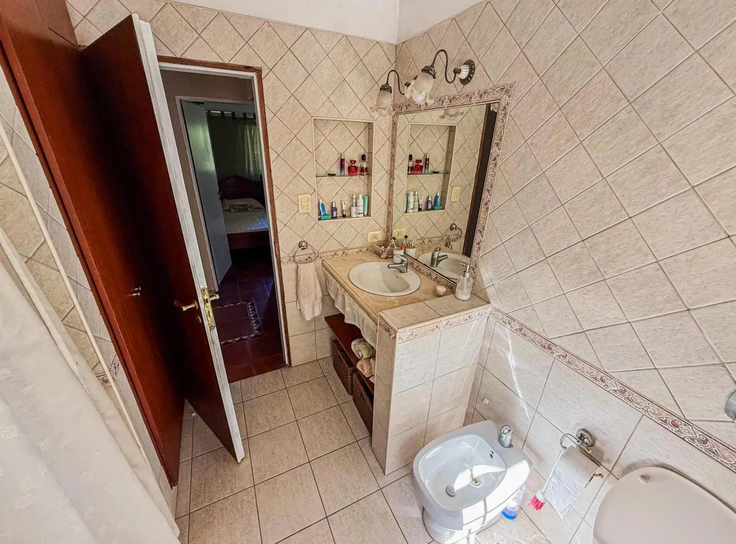 Casa en venta 3 dormitorios sobre lote de 850m2 en Funes 8