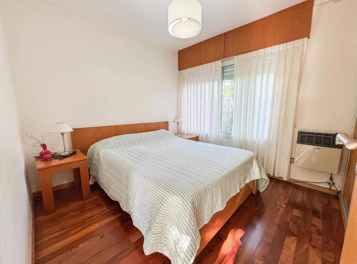 Casa en  venta 2 dormitorios con pileta en Roldan 4