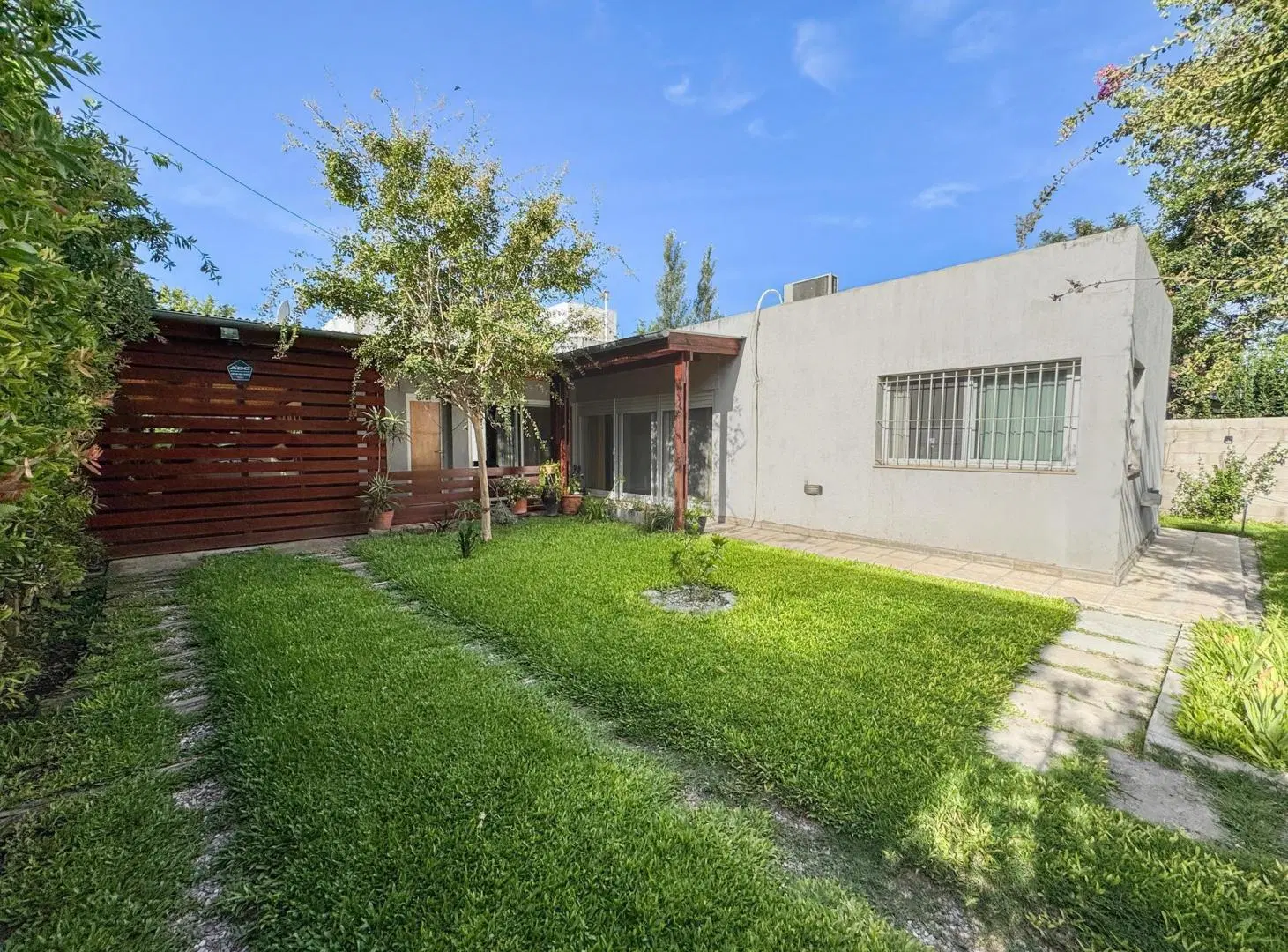 Casa en venta 2 dormitorios con pileta en Roldan 4