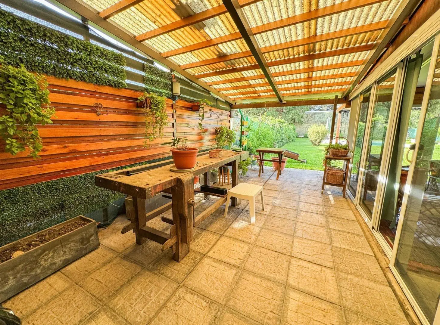 Casa en  venta 2 dormitorios con pileta en Roldan 8