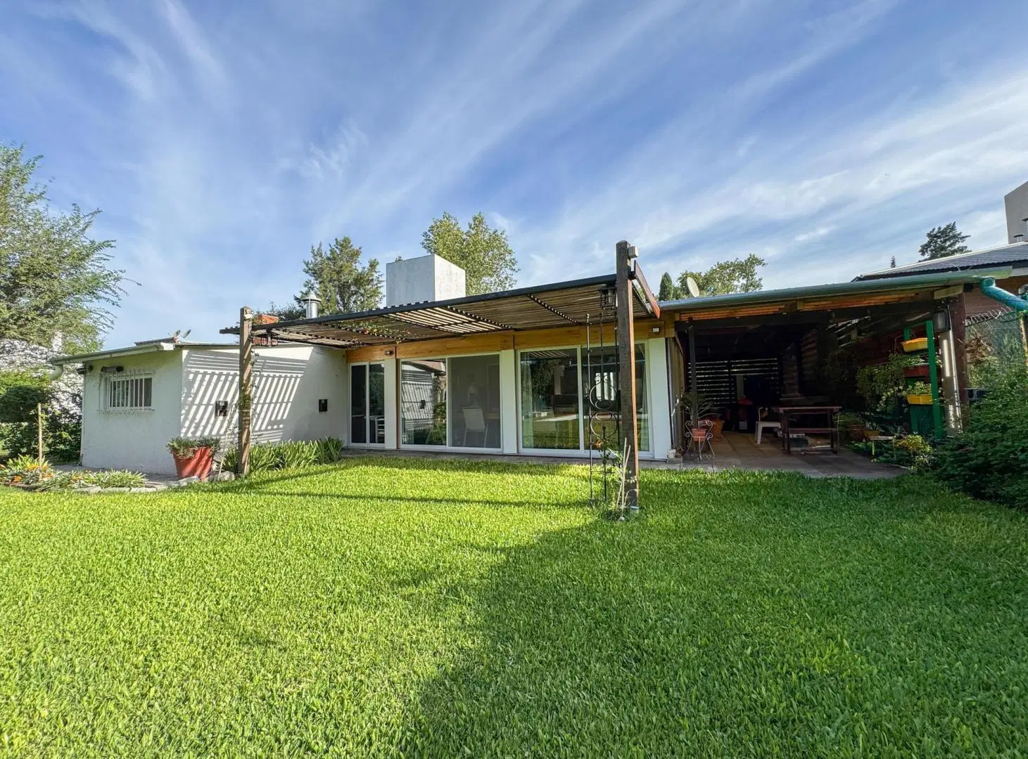 Casa en venta 2 dormitorios con pileta en Roldan 3