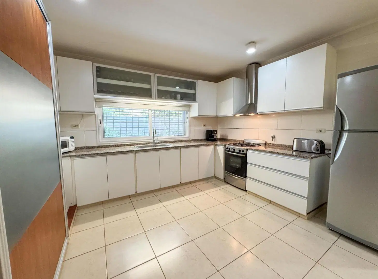 Casa en venta 2 dormitorios con pileta en Roldan 5
