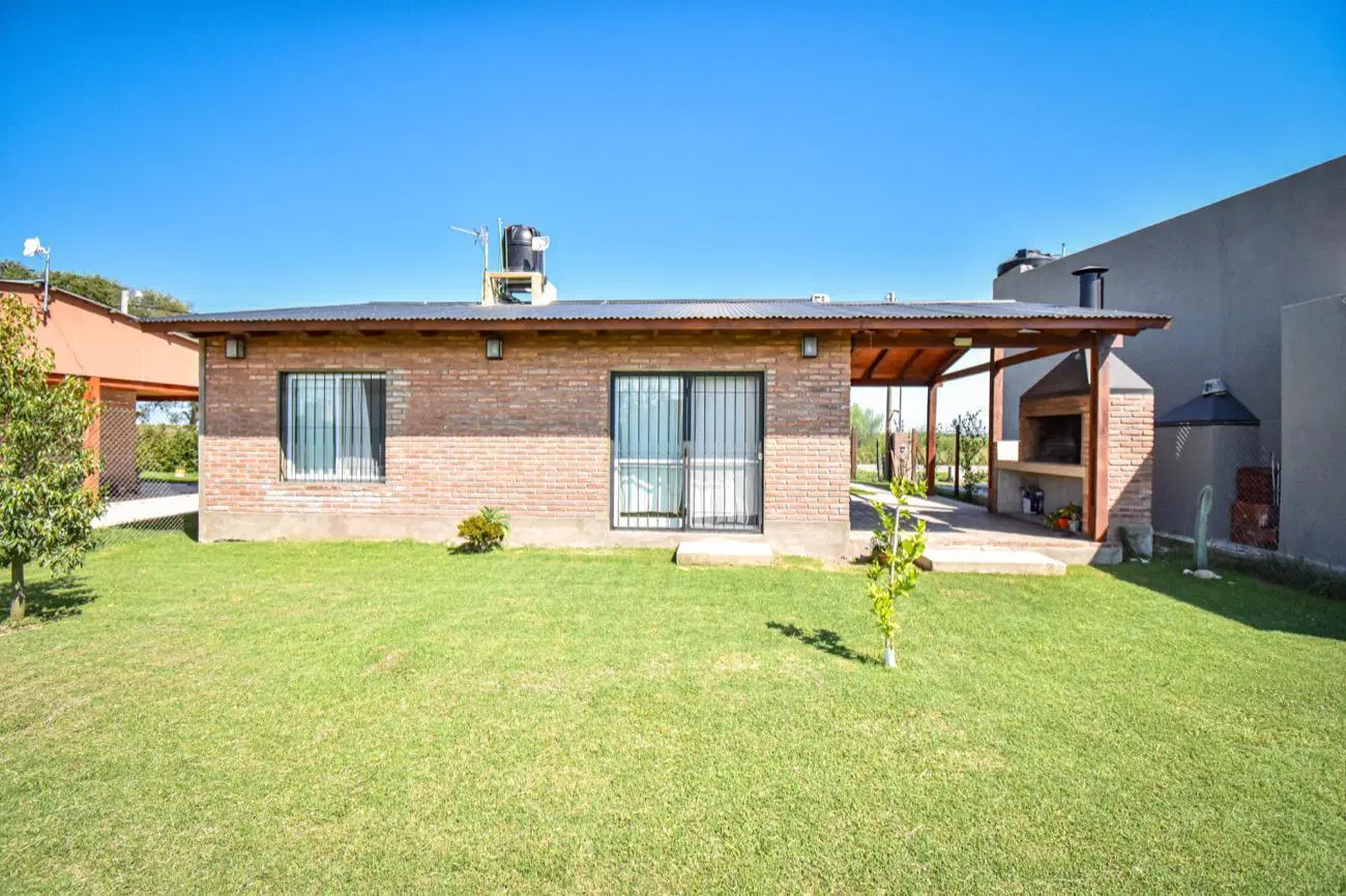 Casa en venta 2 dormitorios con pileta en Punta Chacra,Roldán 3