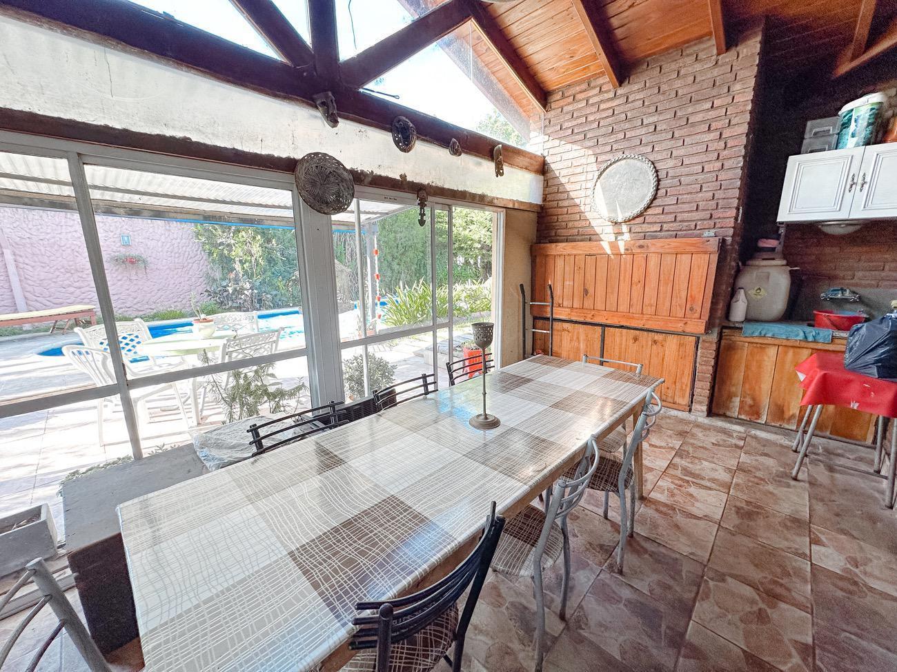 Foto de Casa en venta 2 dormitorios con pileta en Roldán loteo Santa Teresa, imagen 3