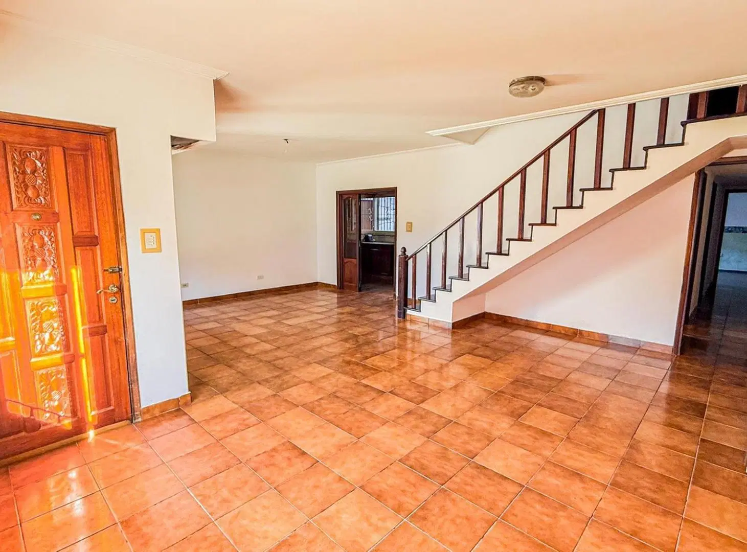 Casa 4 dormitorios en venta en Roldan centro frente al banco nacion 4