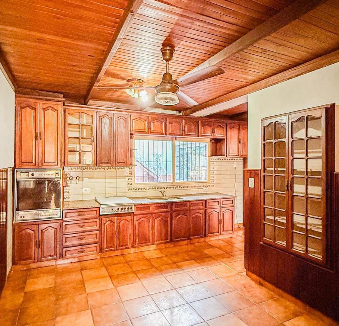 Foto de Casa 4 dormitorios en venta en Roldan centro frente al banco nacion, imagen 2