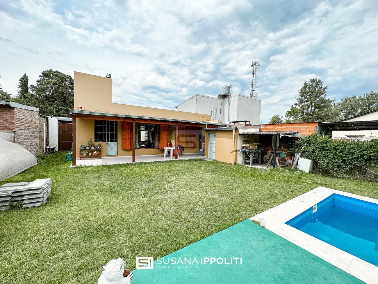 Casa en venta de 1 dormitorio con pileta en Roldán 5