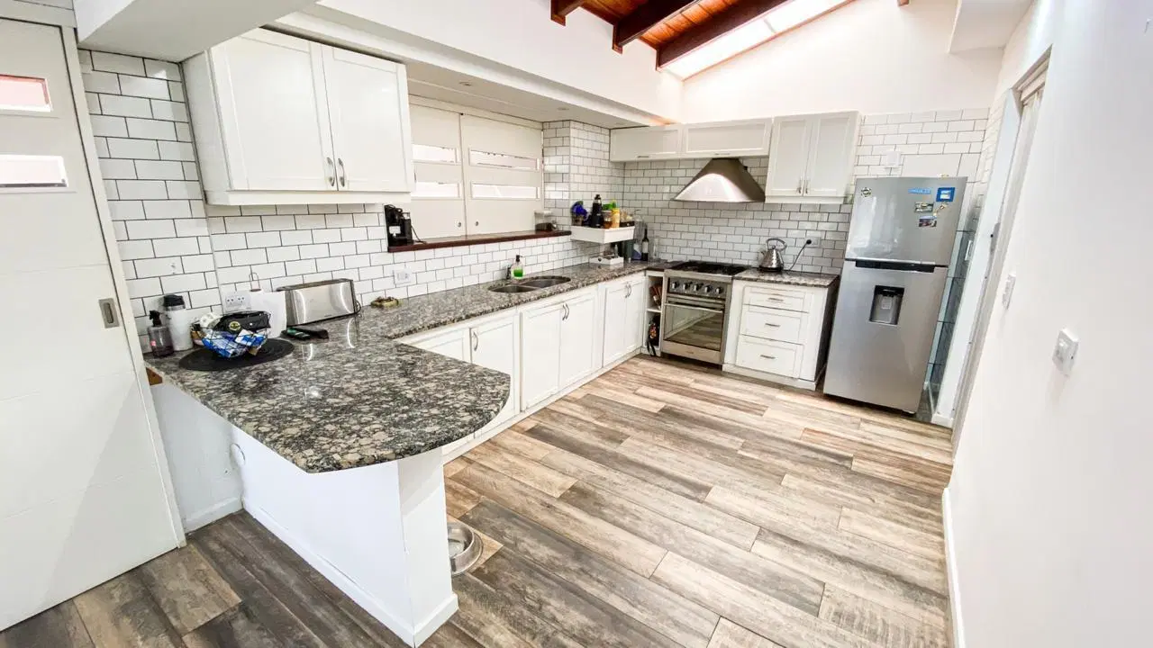 Casa en Venta 3 dormitorios con pileta en Funes 4