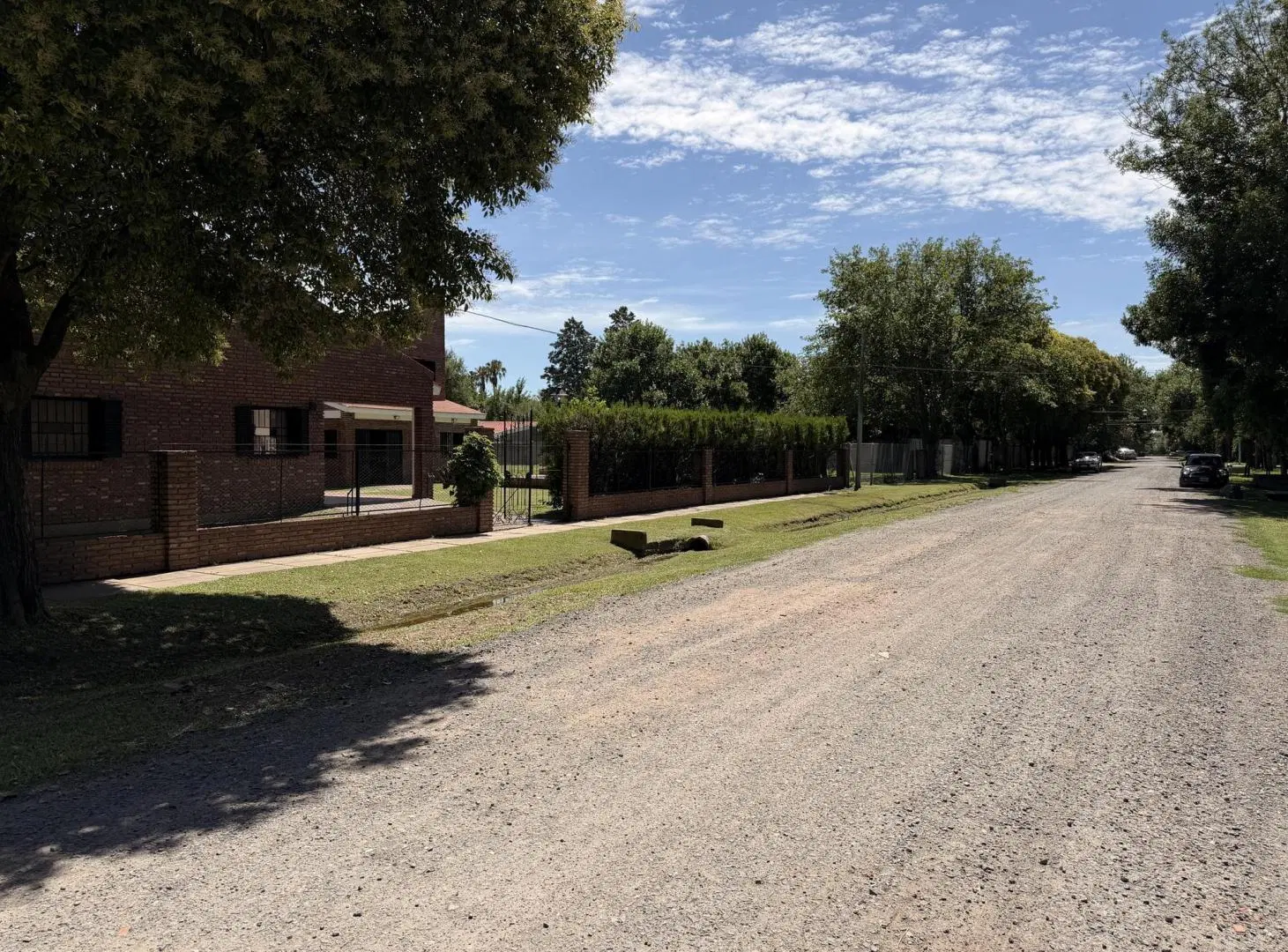 Casa en venta 2 dormitorios con pileta en Barrio Los Troncos, Funes 1