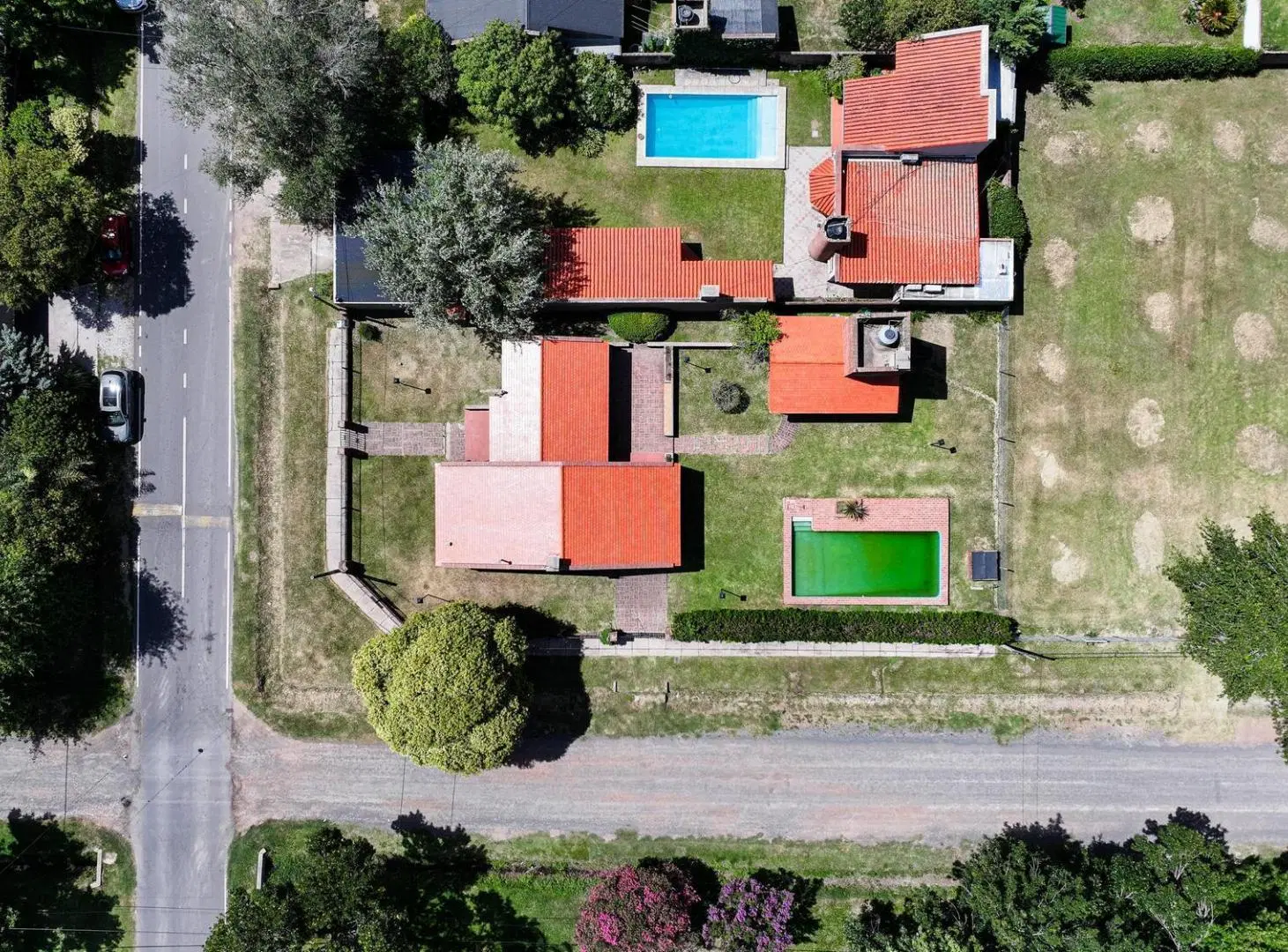 Casa en venta 2 dormitorios con pileta en Barrio Los Troncos, Funes 5