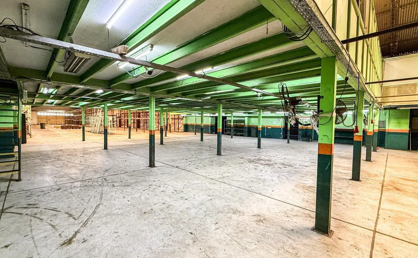 Galpón 261m2 en alquiler en Rosario zona sur 8