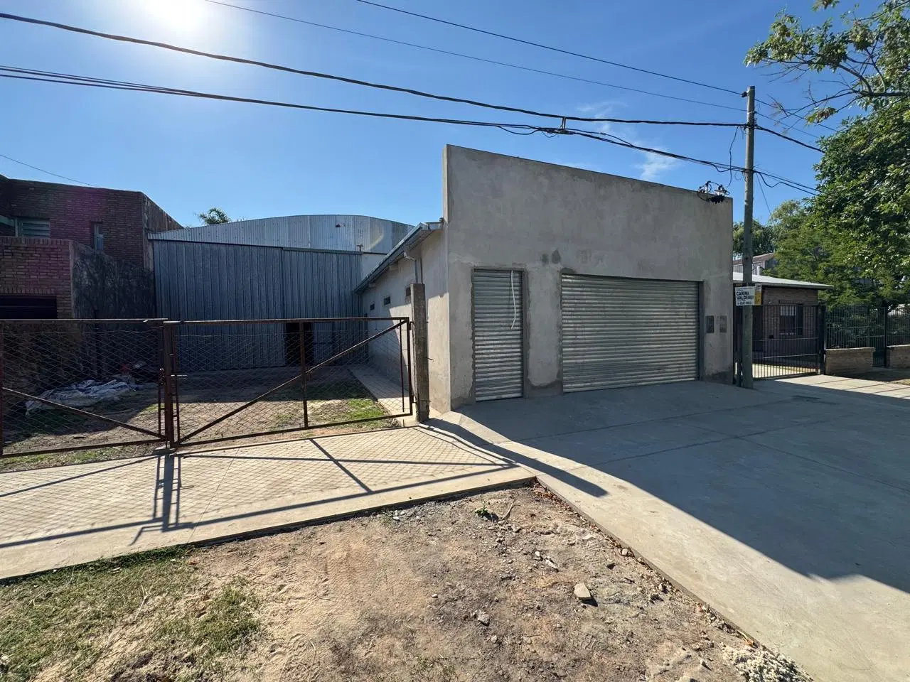 Local comercial + galpón en alquiler Roldán 3