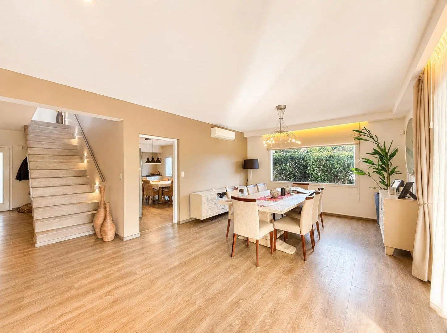 Casa de 323 m² con 4 dormitorios en venta en San Sebastián 2