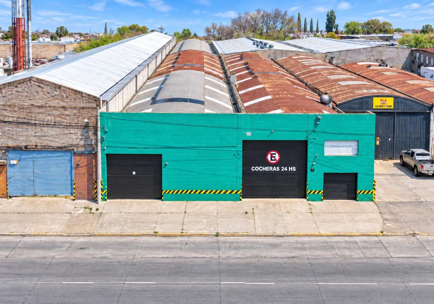 Foto de Galpones en venta 671 M² cubiertos, Prov. Unidas 647 BIS, imagen 1