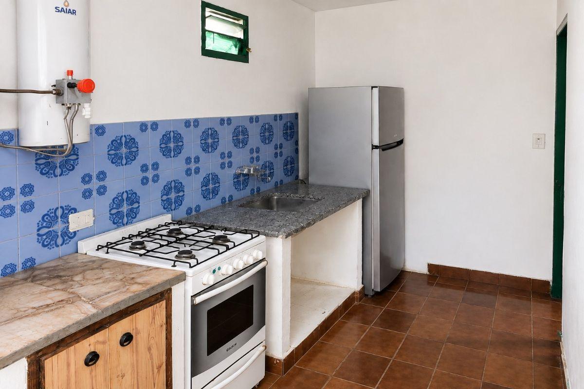Foto de Casa a reciclar de 2 dormitorios en lote de 1.233 m² en Funes, imagen 3