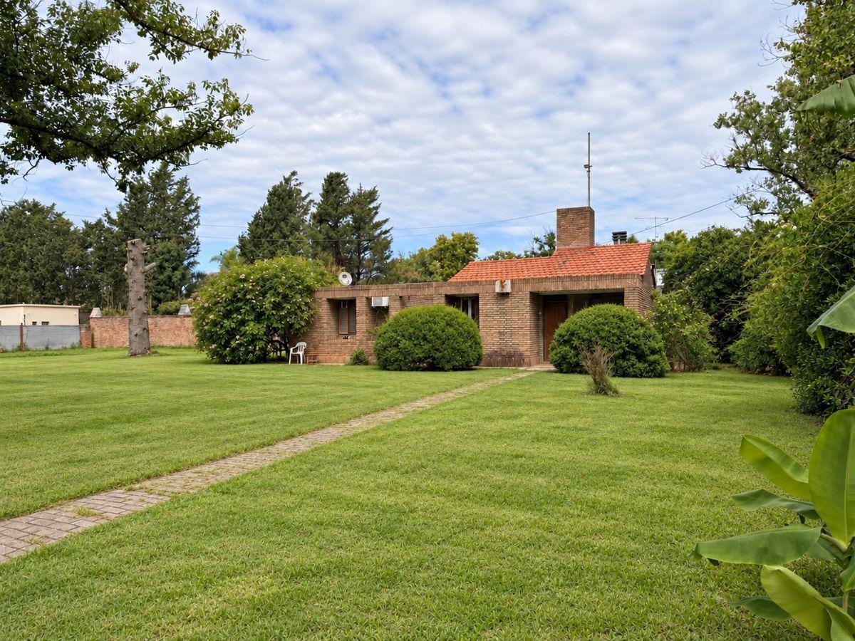 Foto de Casa a reciclar de 2 dormitorios en lote de 1.233 m² en Funes, imagen 1