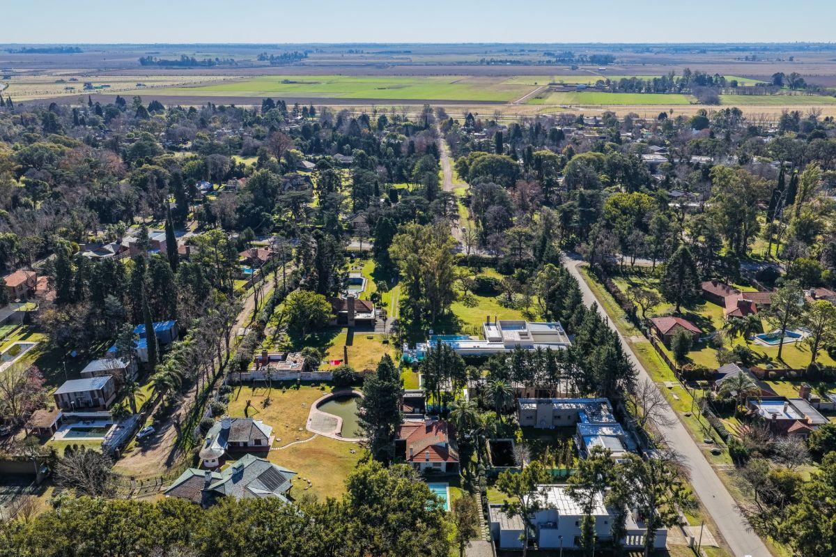 Foto de Lote baldío de 900 m² sobre Federación a metros de Ruta 9, Funes, imagen 1