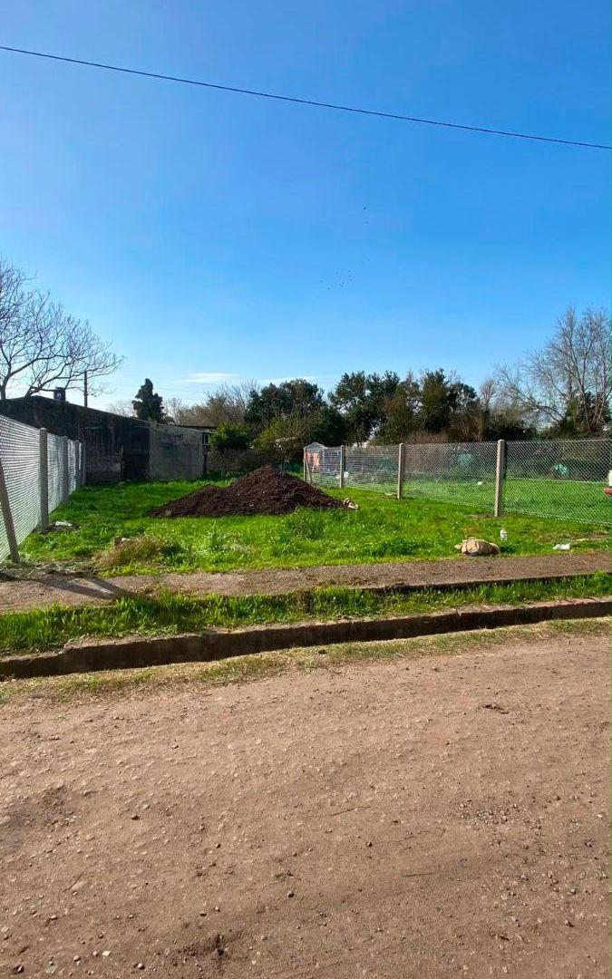 Foto de Terreno en venta de 210m2 con mejoras en barrio Talleres Roldán, imagen 1