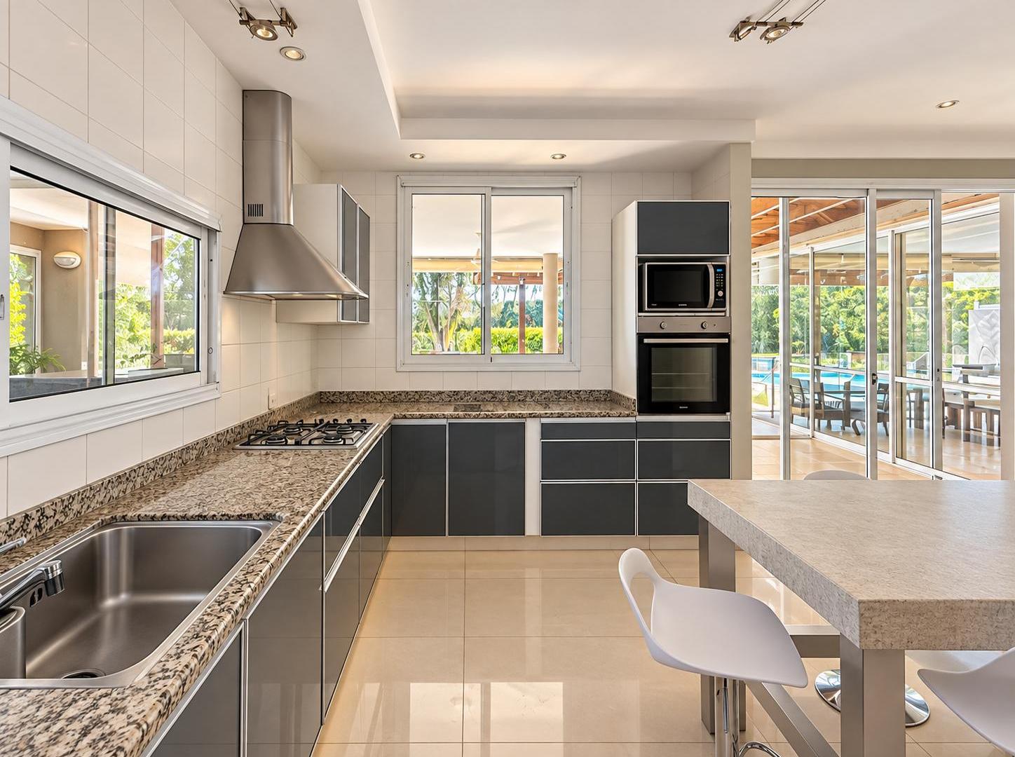 Foto de CASA DE 5 DORMITORIOS EN FUNES HILLS SAN MARINO, imagen 2