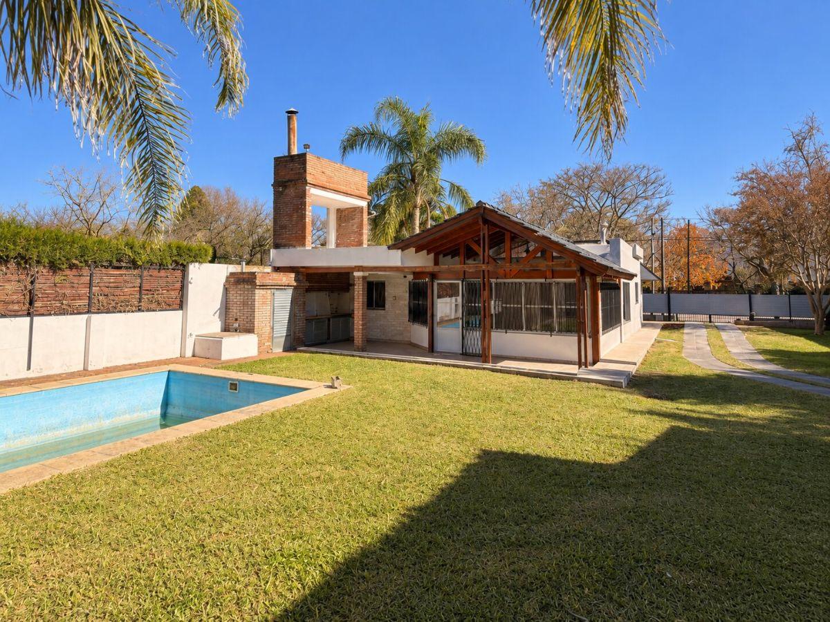Foto de Casa en venta de 2 dormitorios con pileta en Los Troncos, Funes, imagen 3