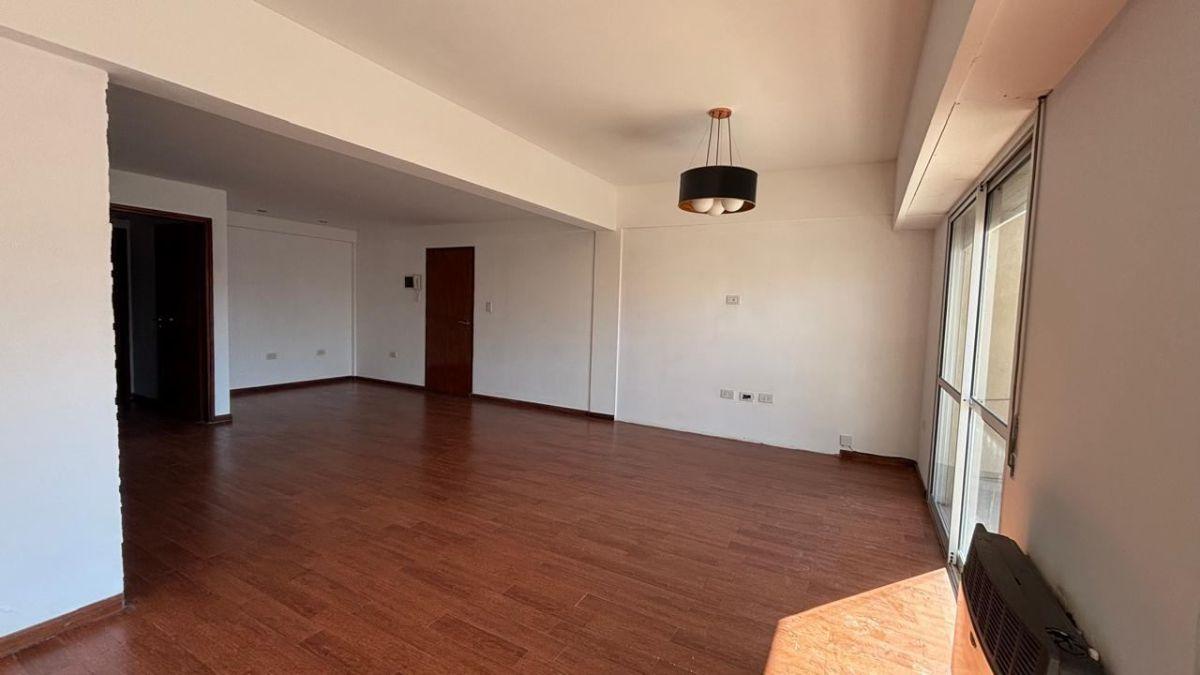 Foto de Departamento de 2 dormitorios con balcón y terraza, imagen 4