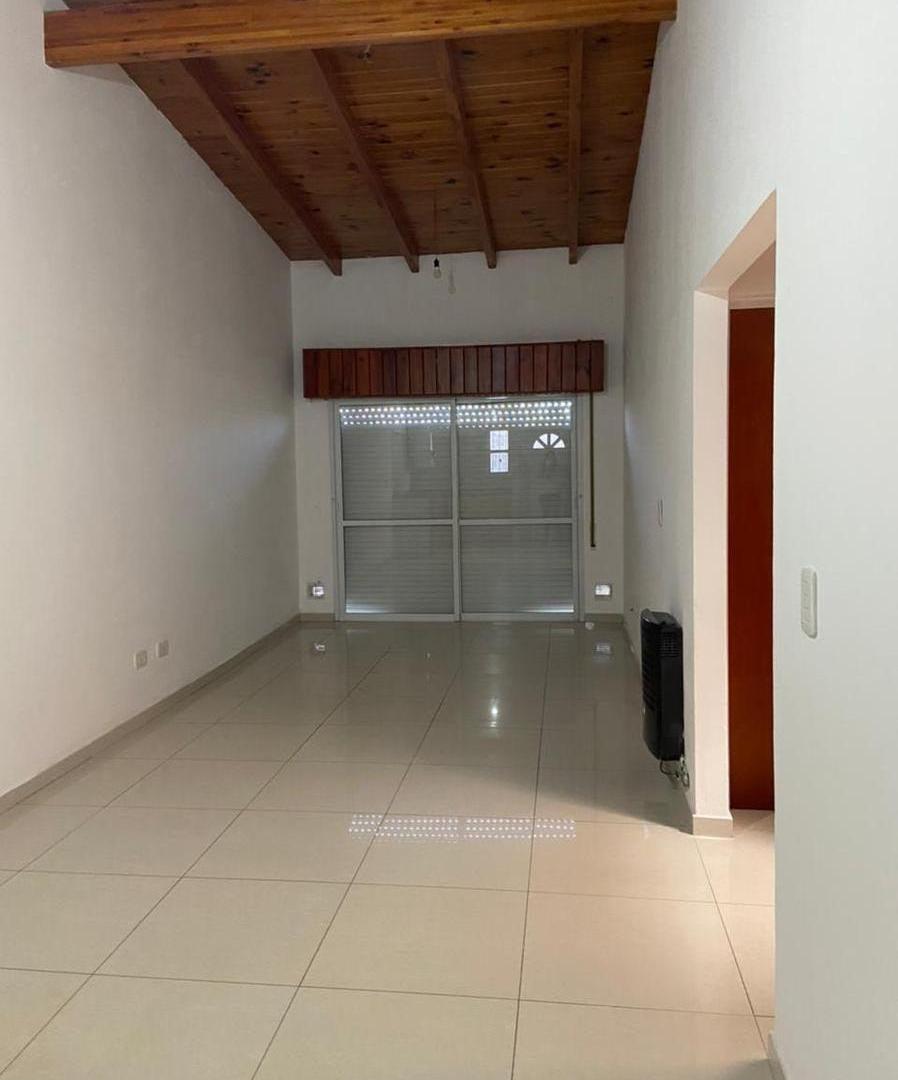Foto de Departamento en alquiler de 2 dormitorios en Centro, Roldán, imagen 1