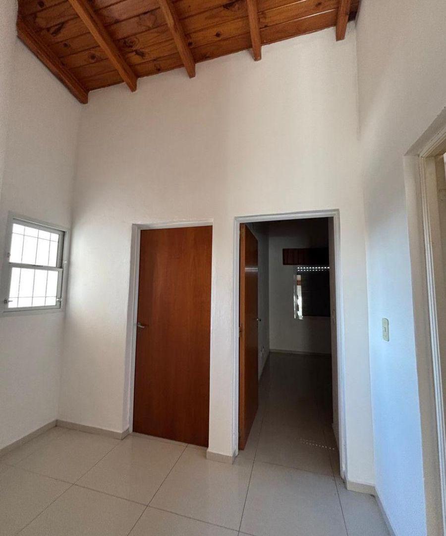 Foto de Departamento en alquiler de 2 dormitorios en Centro, Roldán, imagen 2