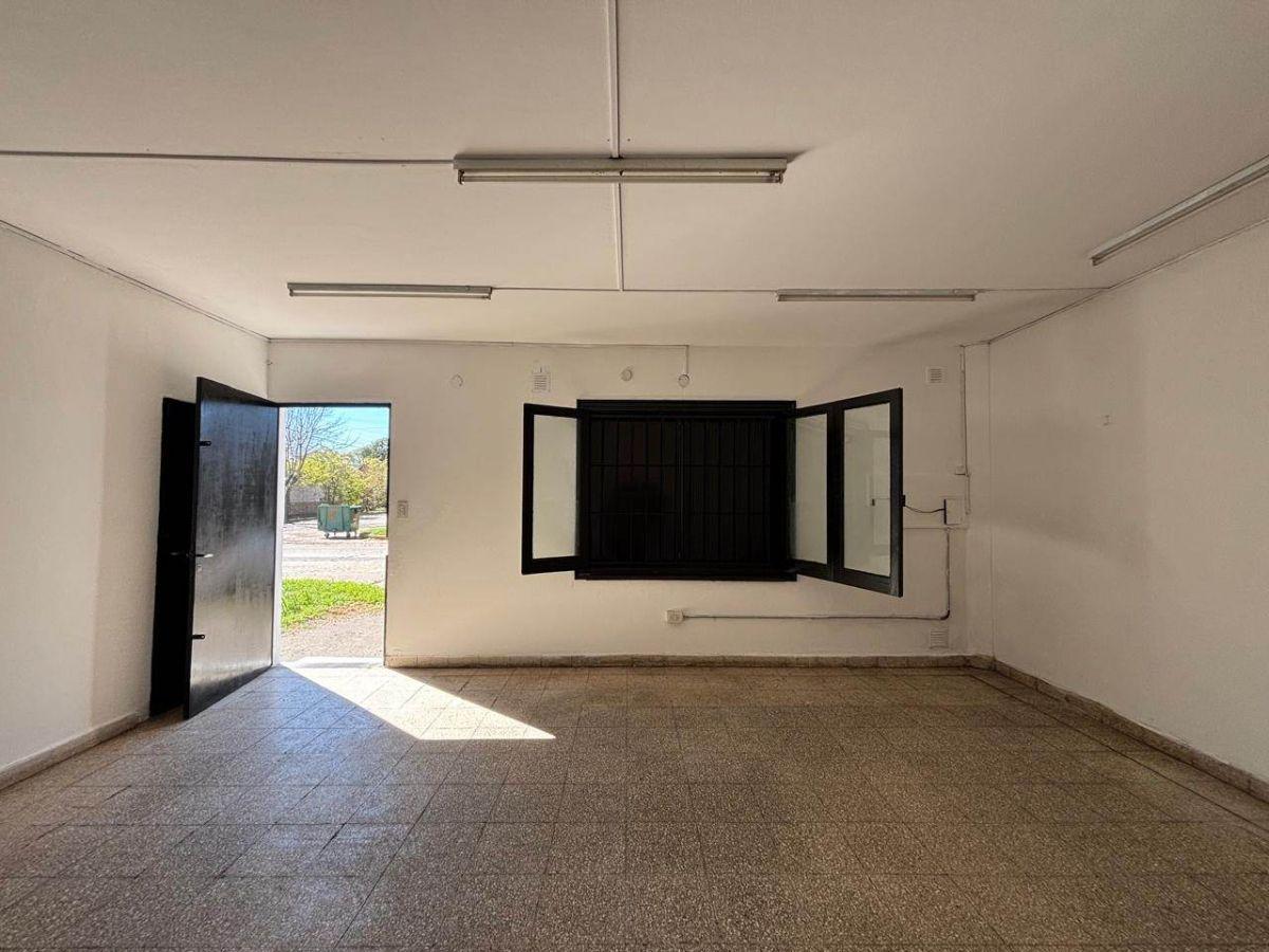 Foto de Local comercial en alquiler en Av. Brown 339, imagen 2