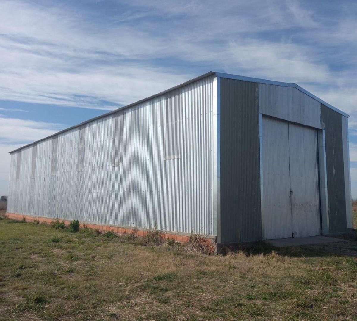 Foto de Galpón en alquiler 200m2 en Área Industrial de Roldán, imagen 1