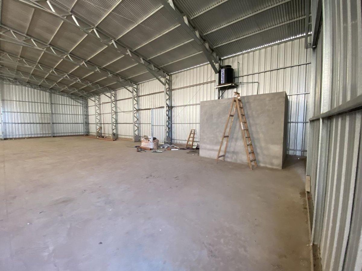 Foto de Galpon en alquiler 400m2 zona industrial Roldan, imagen 4