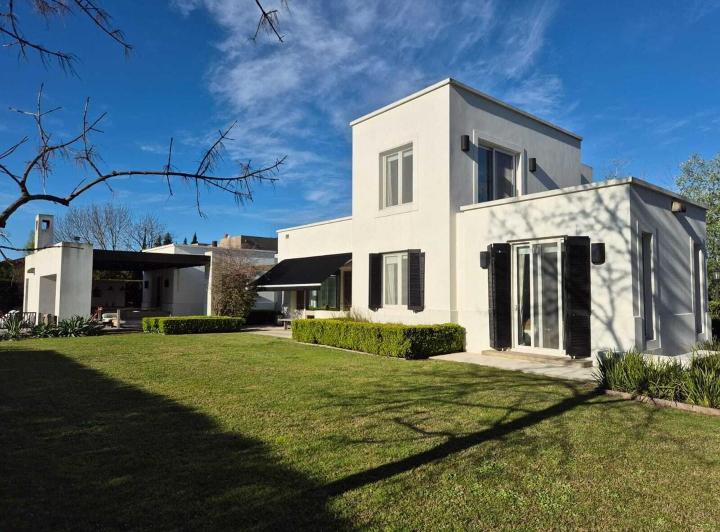 Casa Chalet  en Alq. Temporario en Santa Barbara, Tigre, G.B.A. Zona Norte 1