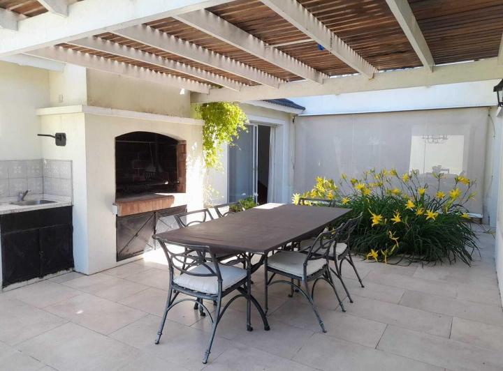 Casa Chalet  en Alq. Temporario en Santa Barbara, Tigre, G.B.A. Zona Norte 4