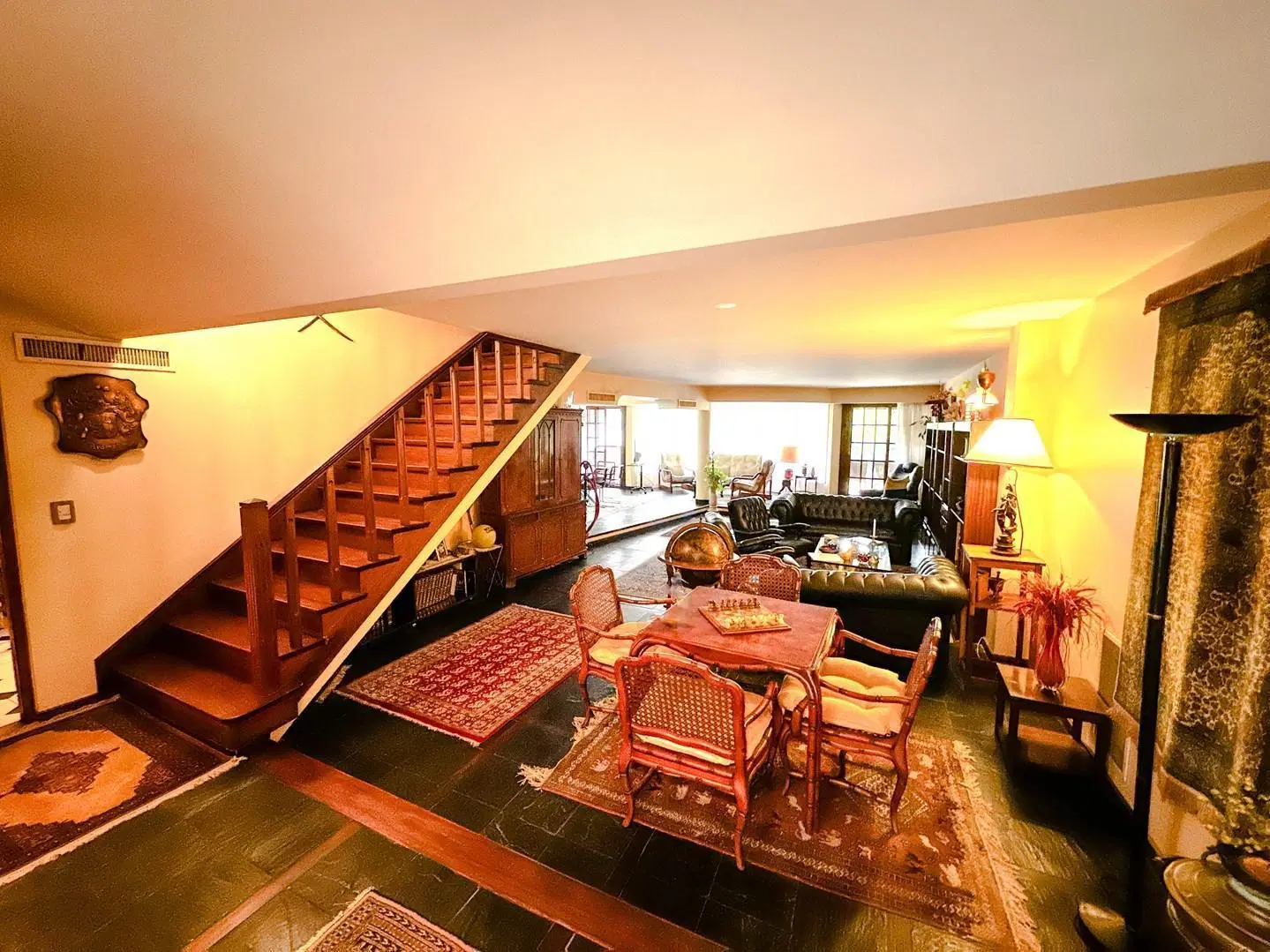 VENTA- CASA- 5 AMB- PLAYROOM- JARDIN CON PILETA- COCHERA EN SUBSUELO- DEPENDENCIA DE SERVICIO- en La 3