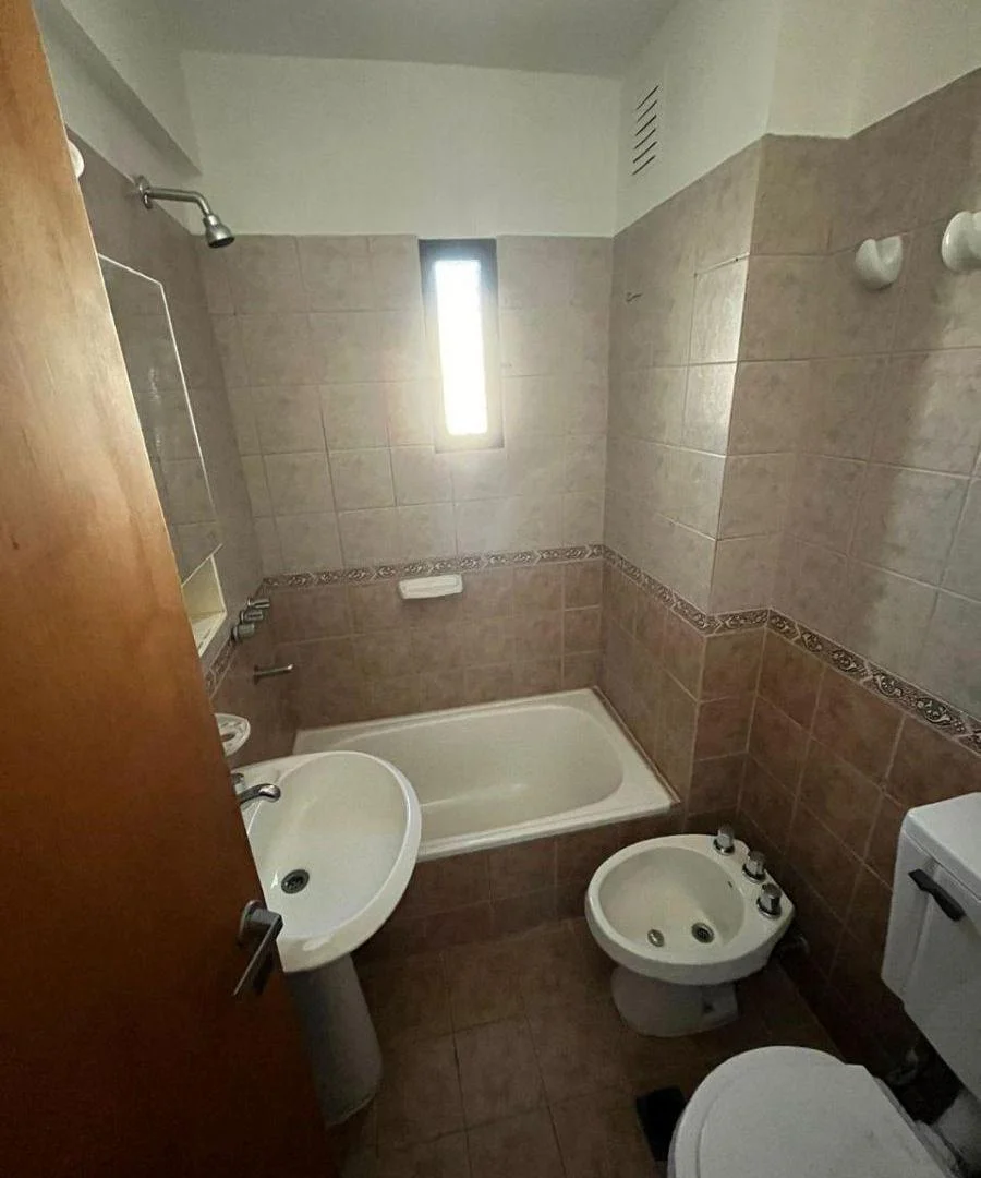 Foto de Departamento 2 dormitorios en alquiler Alberdi, imagen 3